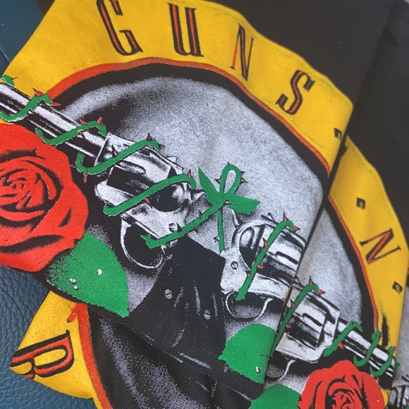 Guns and roses tee - Picture 3 of 3